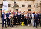 Gruppenfoto mit den Teilnehmerinnen und Teilnehmer der Verkehrsministerkonferenz in Nürnberg 
