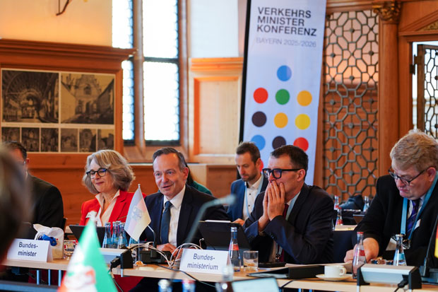 Blick auf Bundesverkehrsminister Dr. Volker Wissing bei der Verkehrsministerkonferenz Blick auf Bundesverkehrsminister Dr. Volker Wissing bei der Verkehrsministerkonferenz