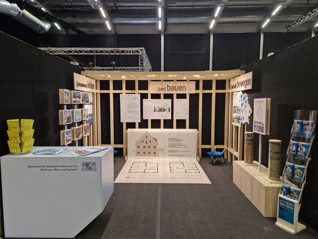 Messestand aus Holz Messestand aus Holz