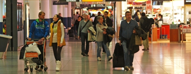 Fluggäste am Flughafen München Fluggäste am Flughafen München