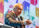 Vorstandsvorsitzender der Bundesstiftung Baukultur Reiner Nagel spricht über unterschiedlichen Phasen in Bauprojekten.